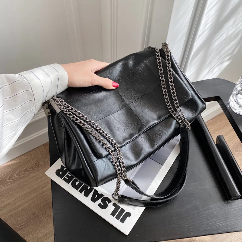 https://cdn.shopify.com/s/files/1/0698/9699/5051/files/S715a2229a7264ca79900c1ec6e3fa400o.webp?v=1731071709